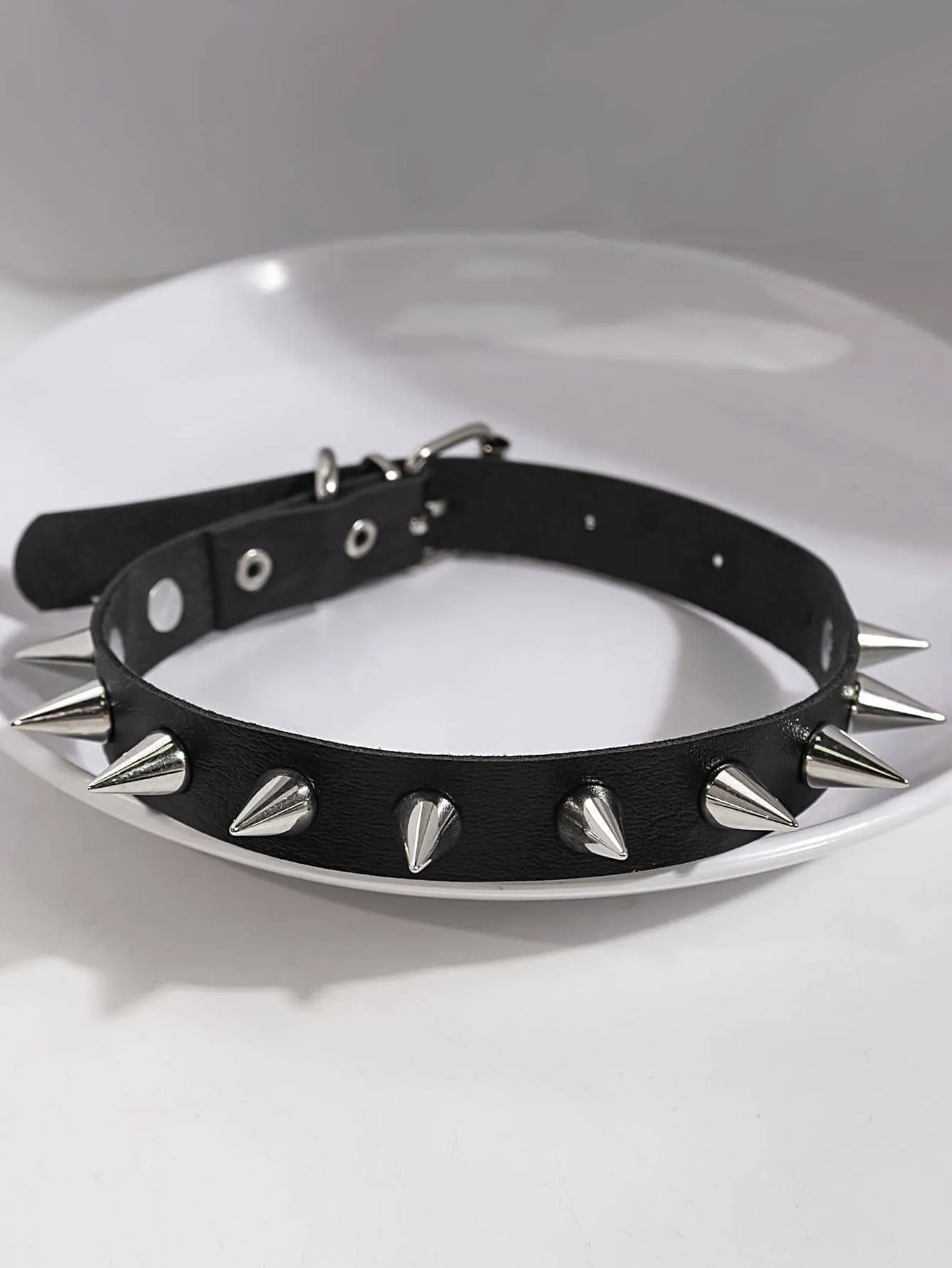 1pc PU Spiked Decor Choker Statement Necklace Modern Necklace Creative Jewelry