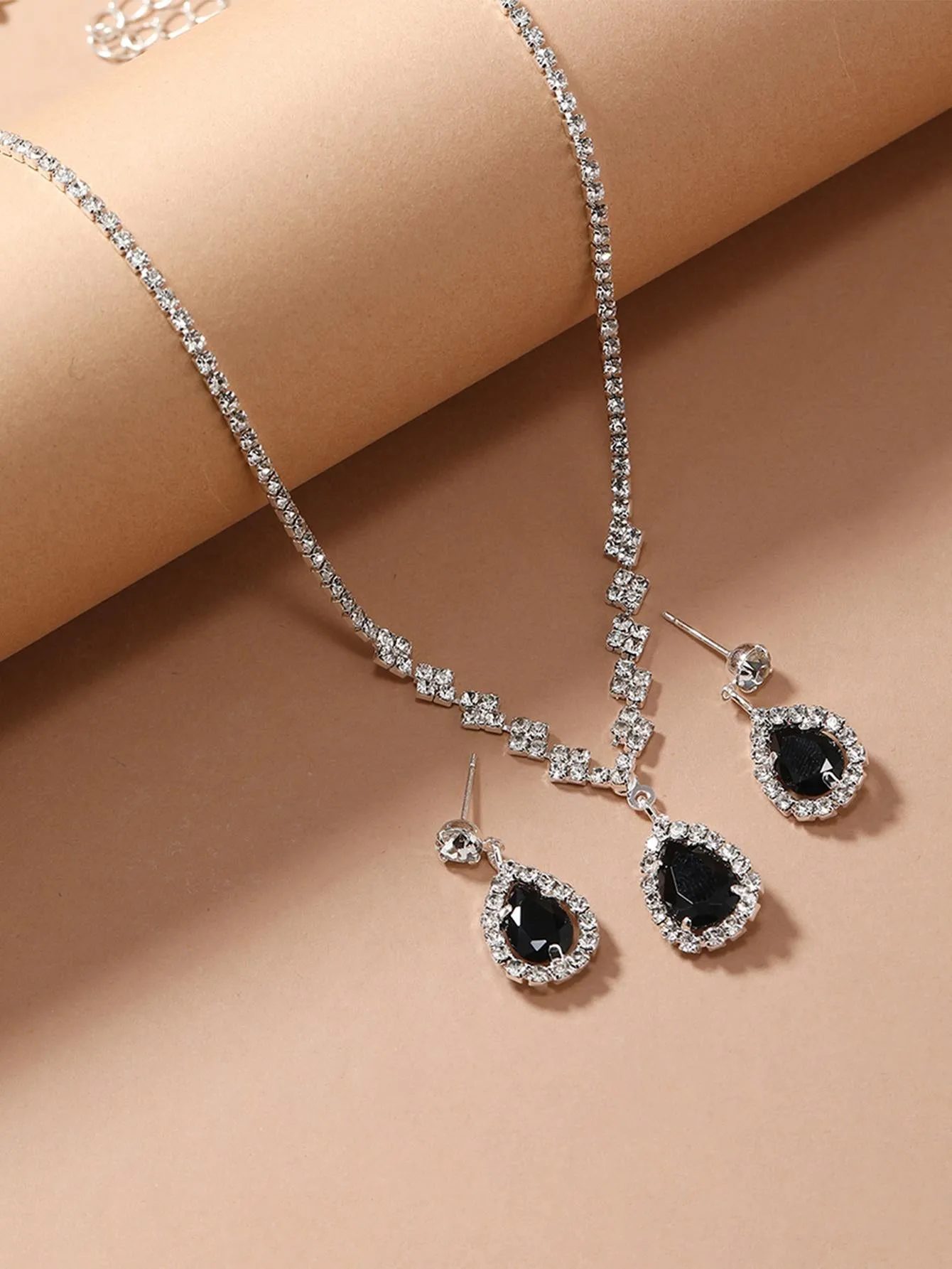 1set Rhinestone Water-drop Decor black Jewelry Set Necklace and Earrings