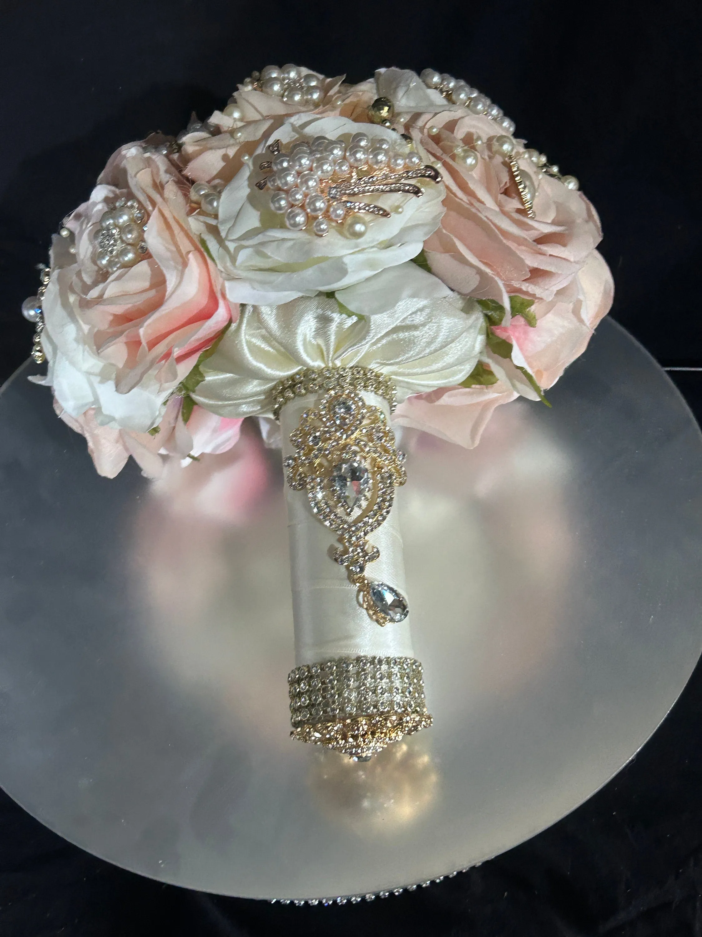 Bridal Brooch Bouquet, Vintage style, Ivory blush Wedding Bouquet, Gold Jeweled Bouquet, Brooch Bouquet, Unique, Silk Flower Bouquet,