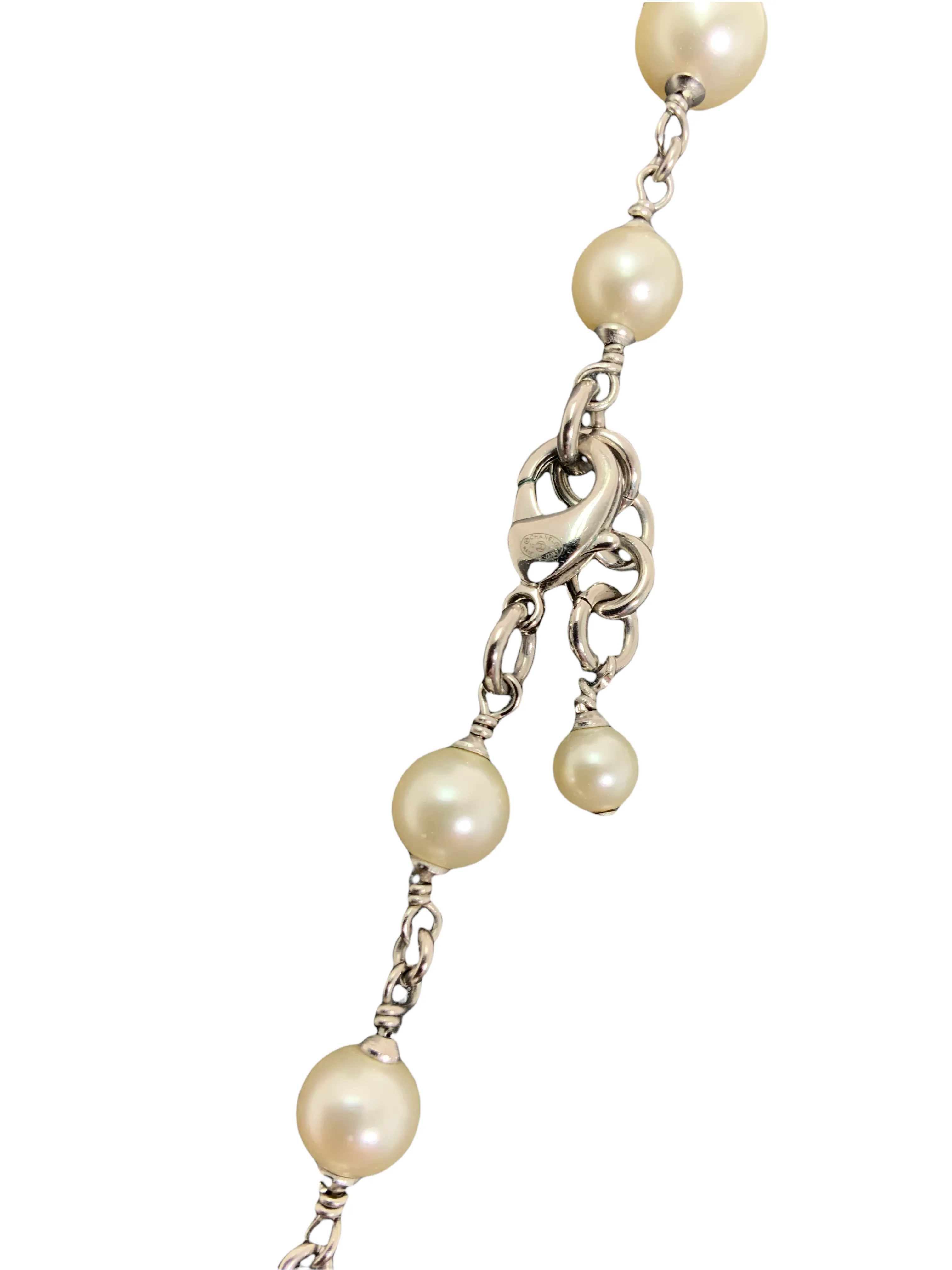 CL Timeless Classic Pearl 5 Crystal CC Logo Necklace