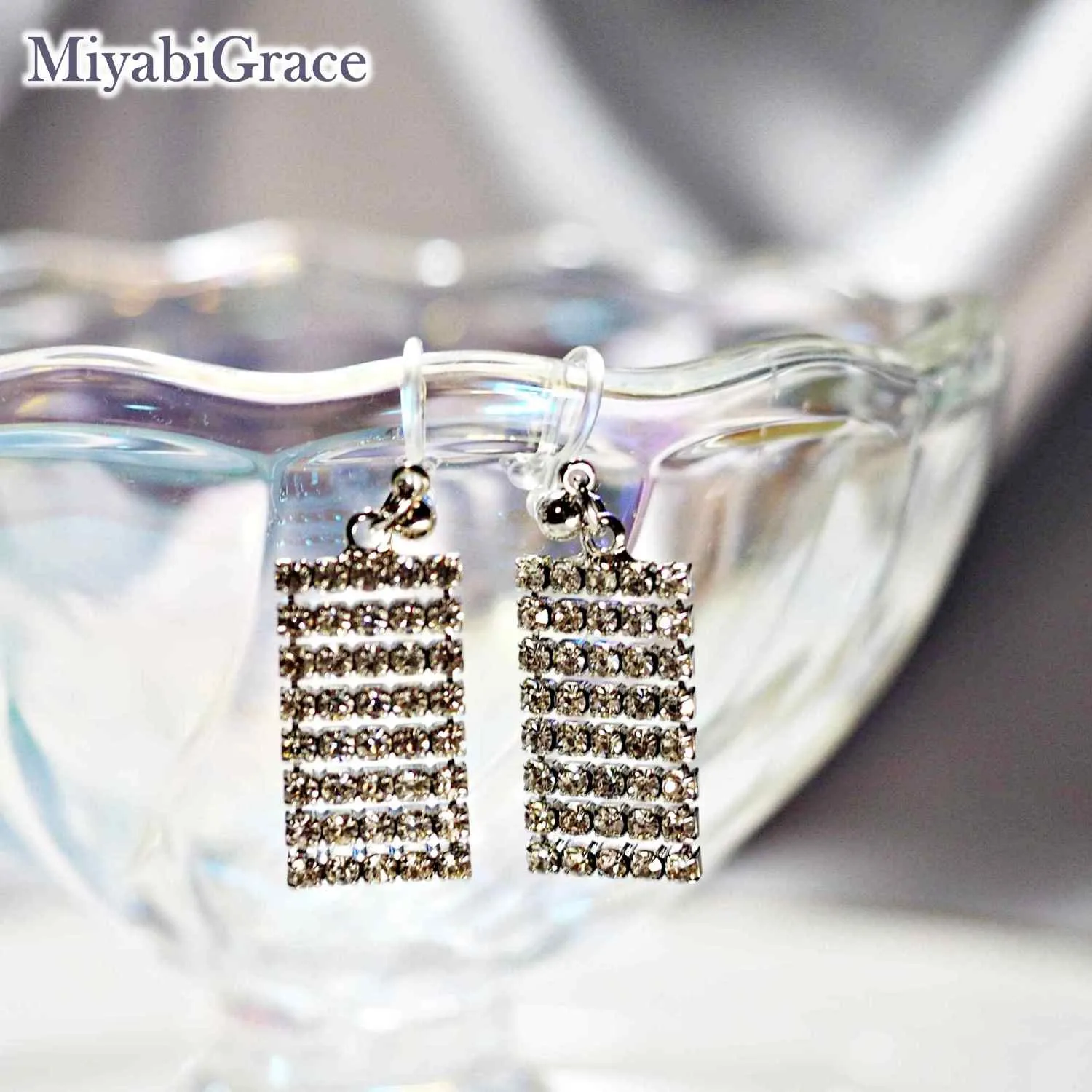 Dangle Chic Rectangular Rhinestone Crystal Invisible Clip-On Earrings