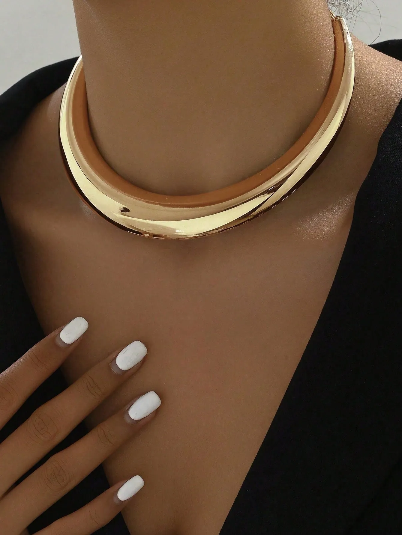 Gold-toned Simple Metal Collar Necklace Statement Necklace Modern Necklace