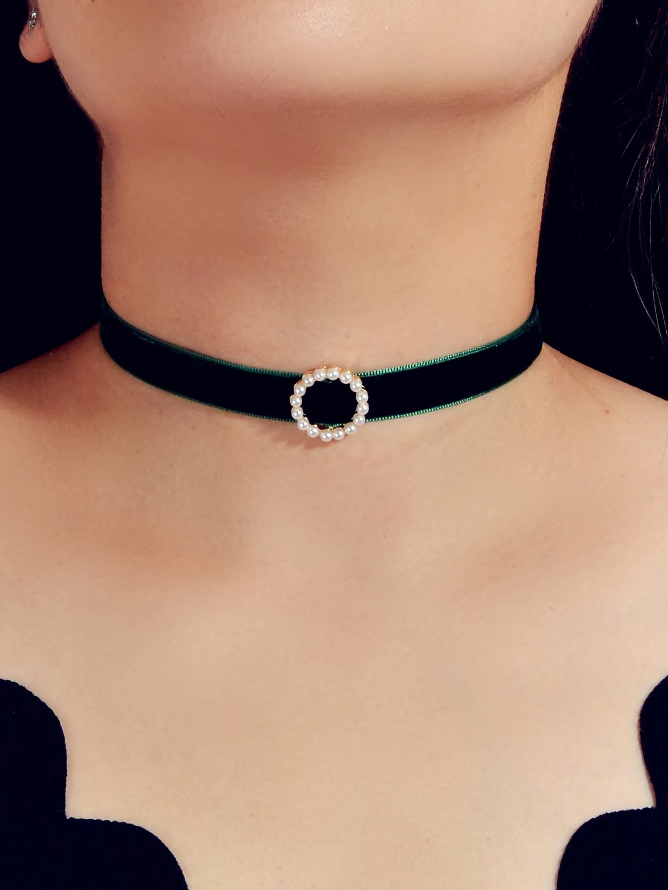 Green Velvet Rhinestone Decor Choker Statement Necklace Modern Necklace Creative