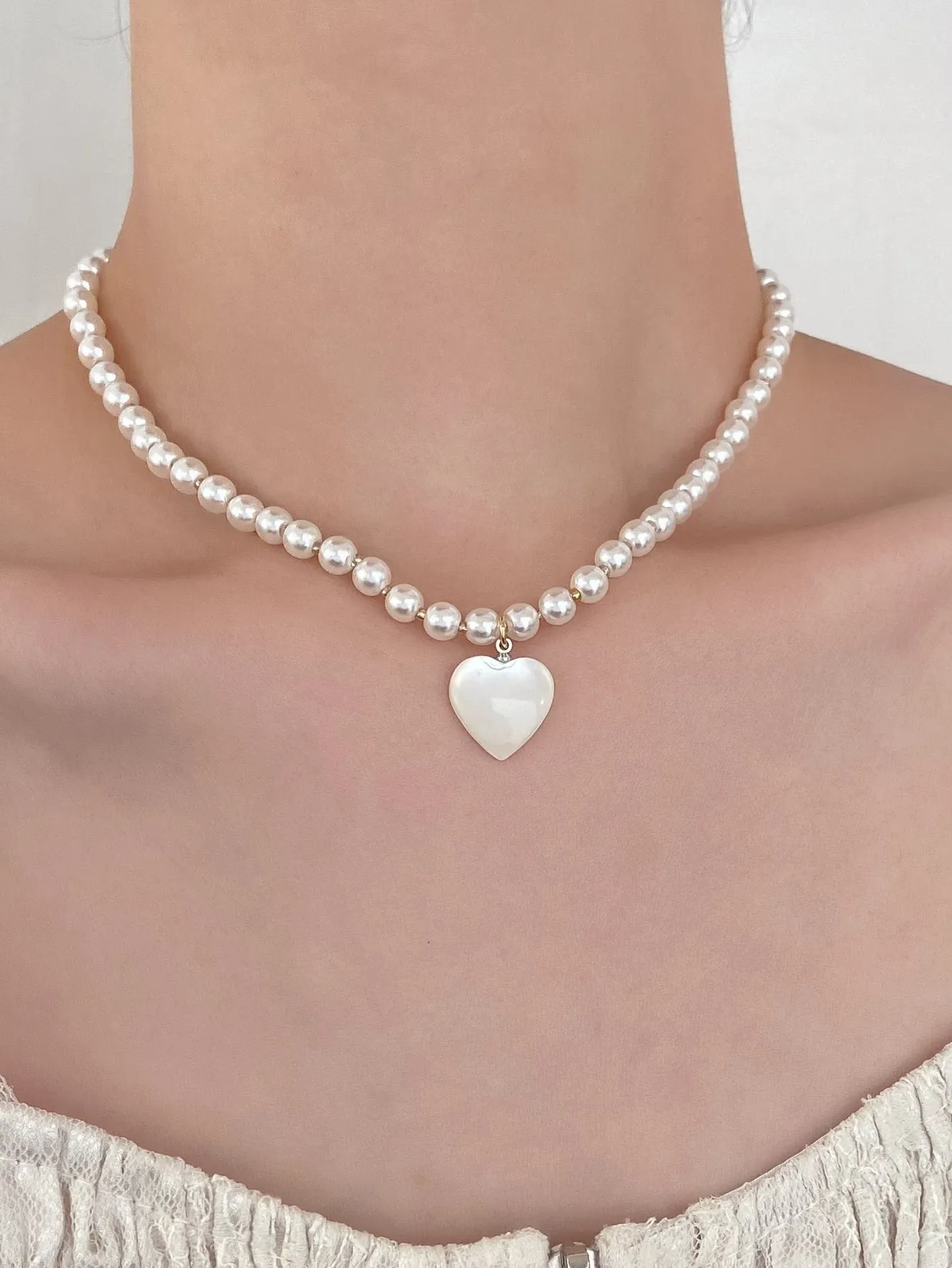 Heart Pendant Elegant Pearl Beaded Necklace Statement Necklace Modern Necklace