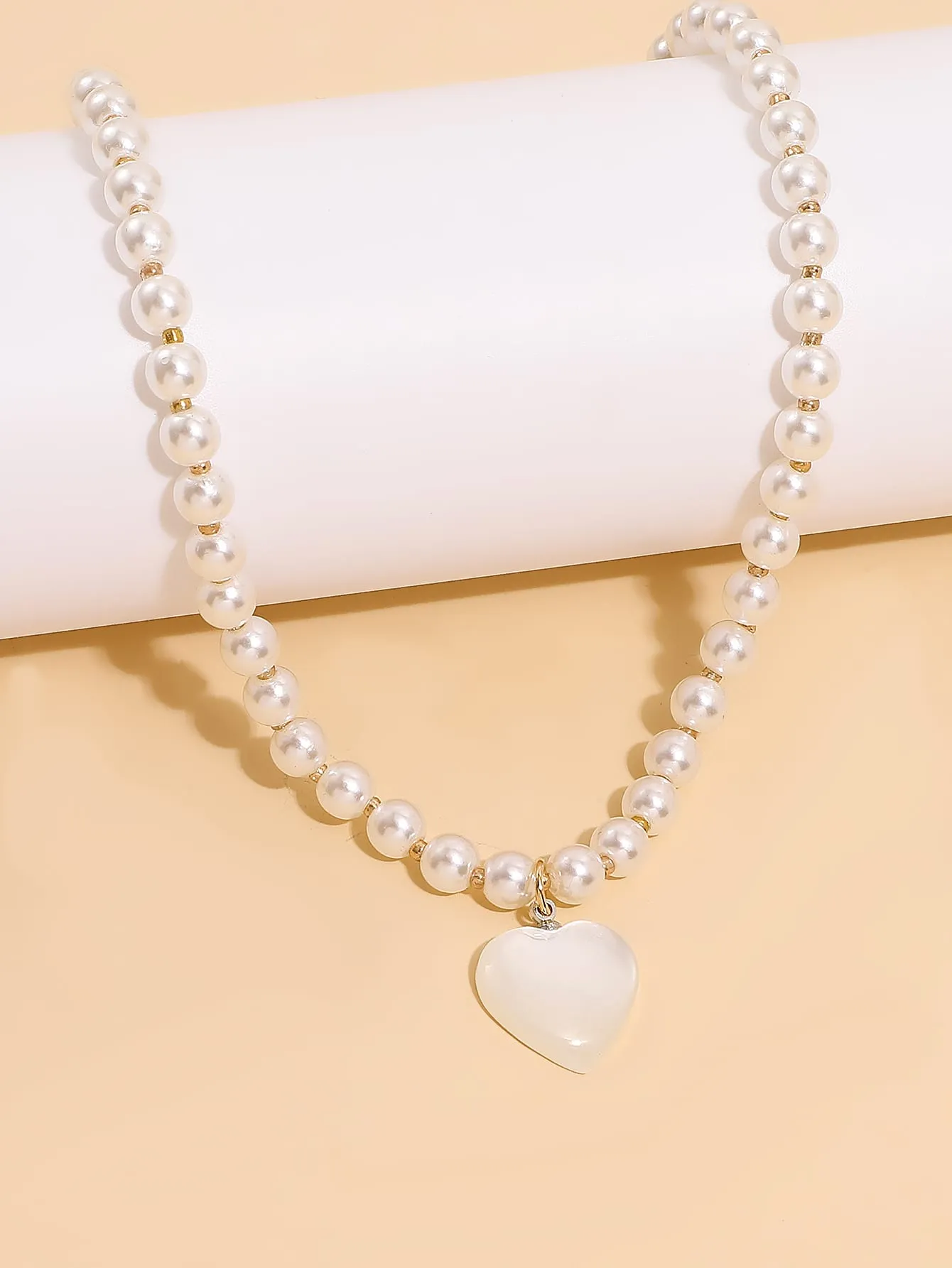 Heart Pendant Elegant Pearl Beaded Necklace Statement Necklace Modern Necklace